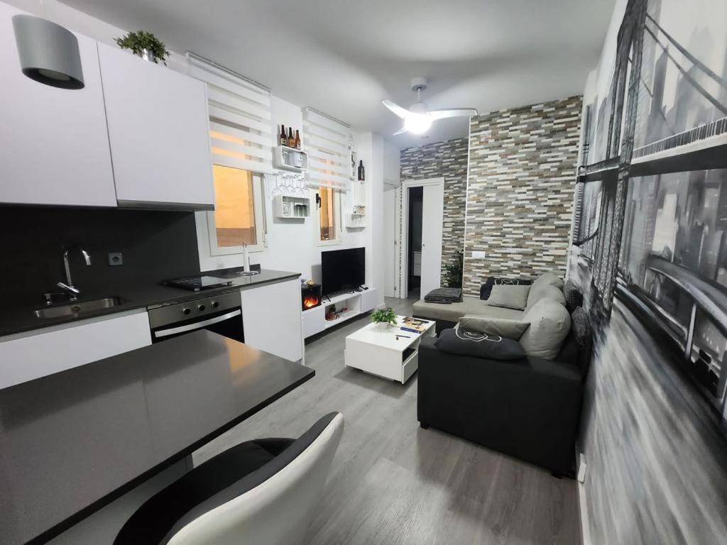Embajadores, Apartamento Moderno Y Centrico Para 4 Мадрид Екстериор снимка