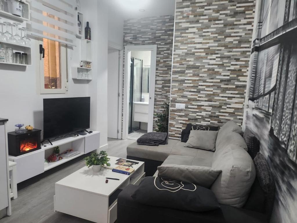 Embajadores, Apartamento Moderno Y Centrico Para 4 Мадрид Екстериор снимка